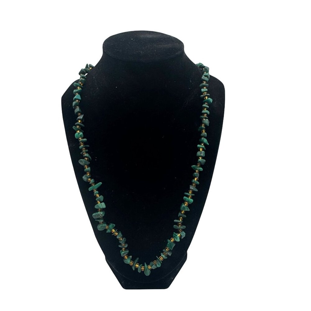 Green Beaded Necklace Gemstone Chips & Gold Accents 24" Pre-Owned Jewelry
